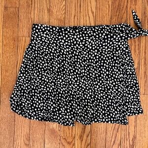 Garage Skort Black And White Polka Dot